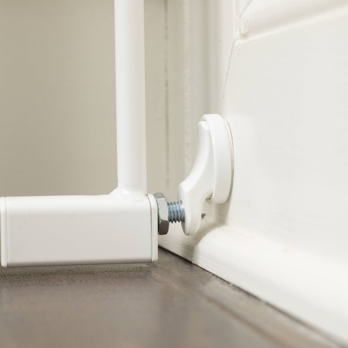 White Pressure Mounted Gate W35035