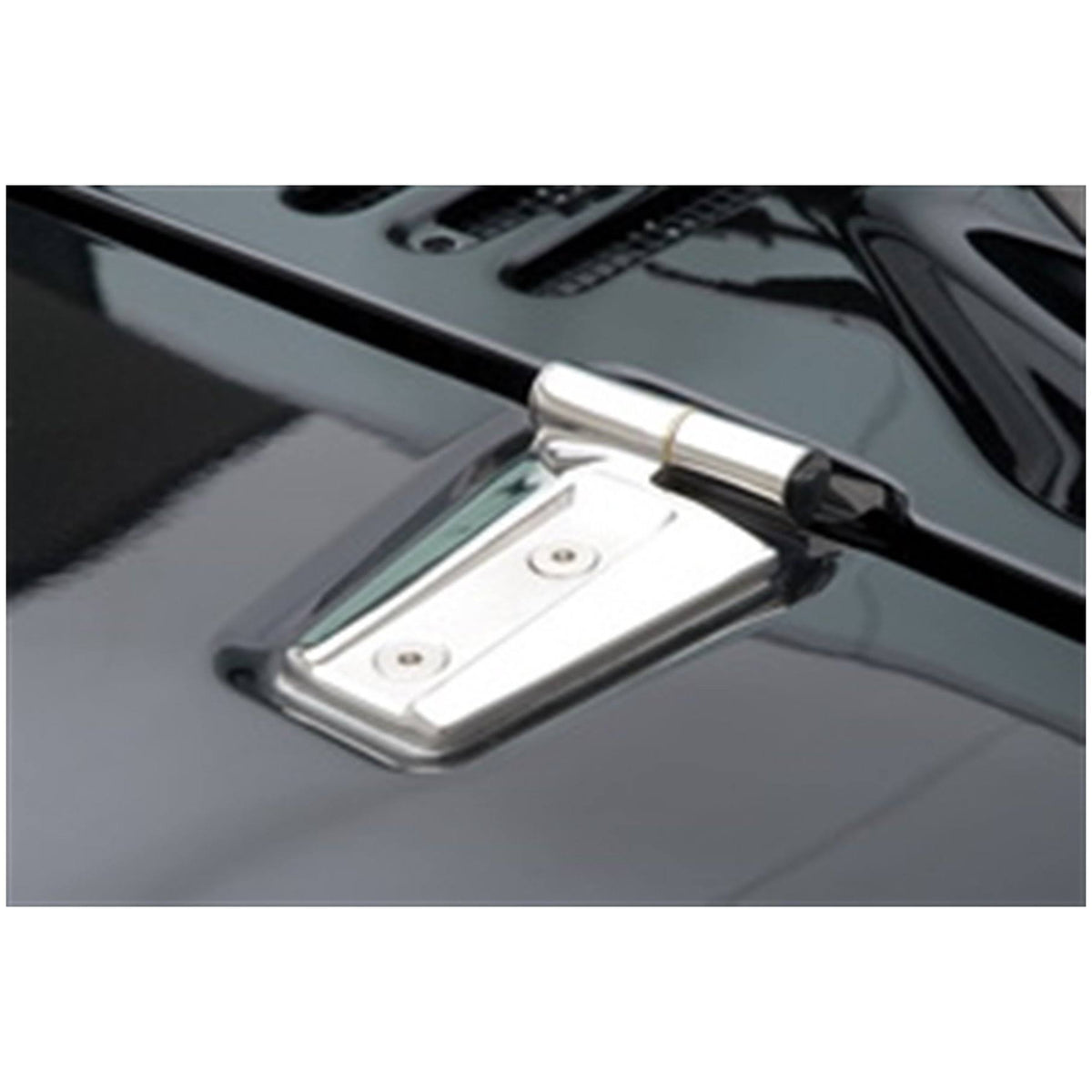 Hood Kit W685