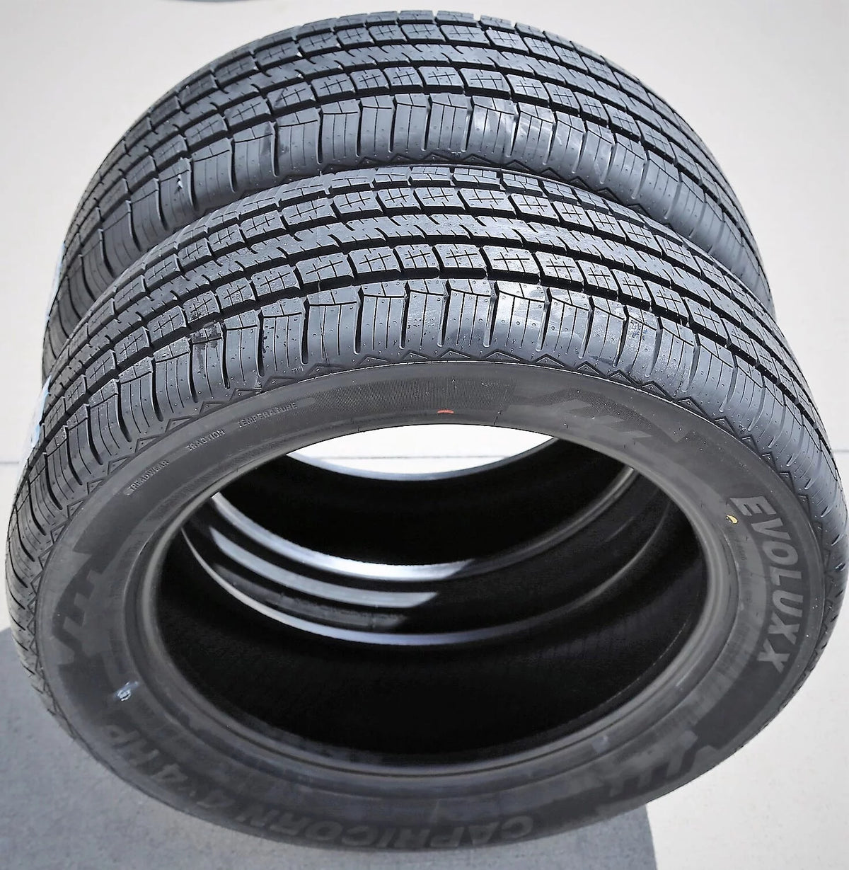 245/55R19 103V 4X4 HP Tire L562