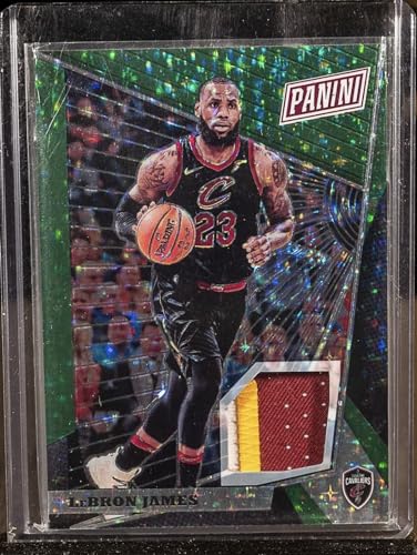 25 Cards Basketball Sports Card Mystery Pack with Autograph or Relic Cards W199712